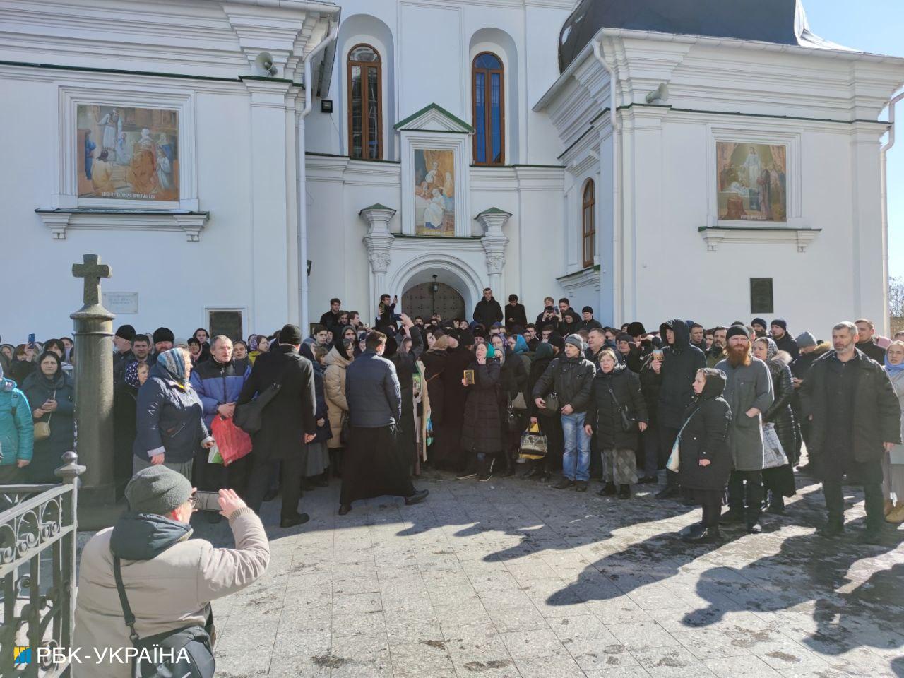 УПЦ МП до сих пор в Лавре и блокирует работу комиссии: что известно на этот момент